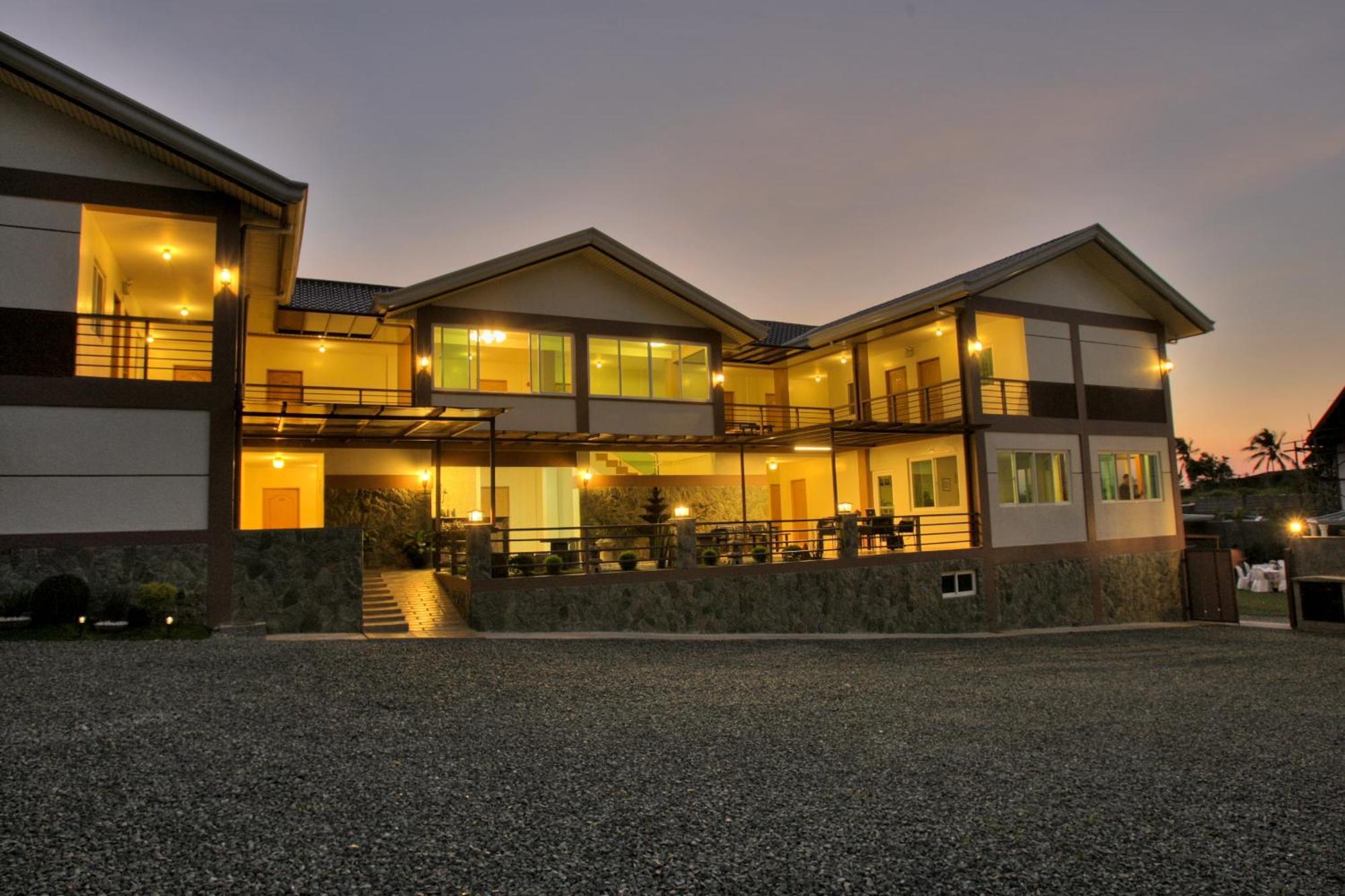 Готель Tagaytay Wingate Manor Tagaytay City Екстер'єр фото