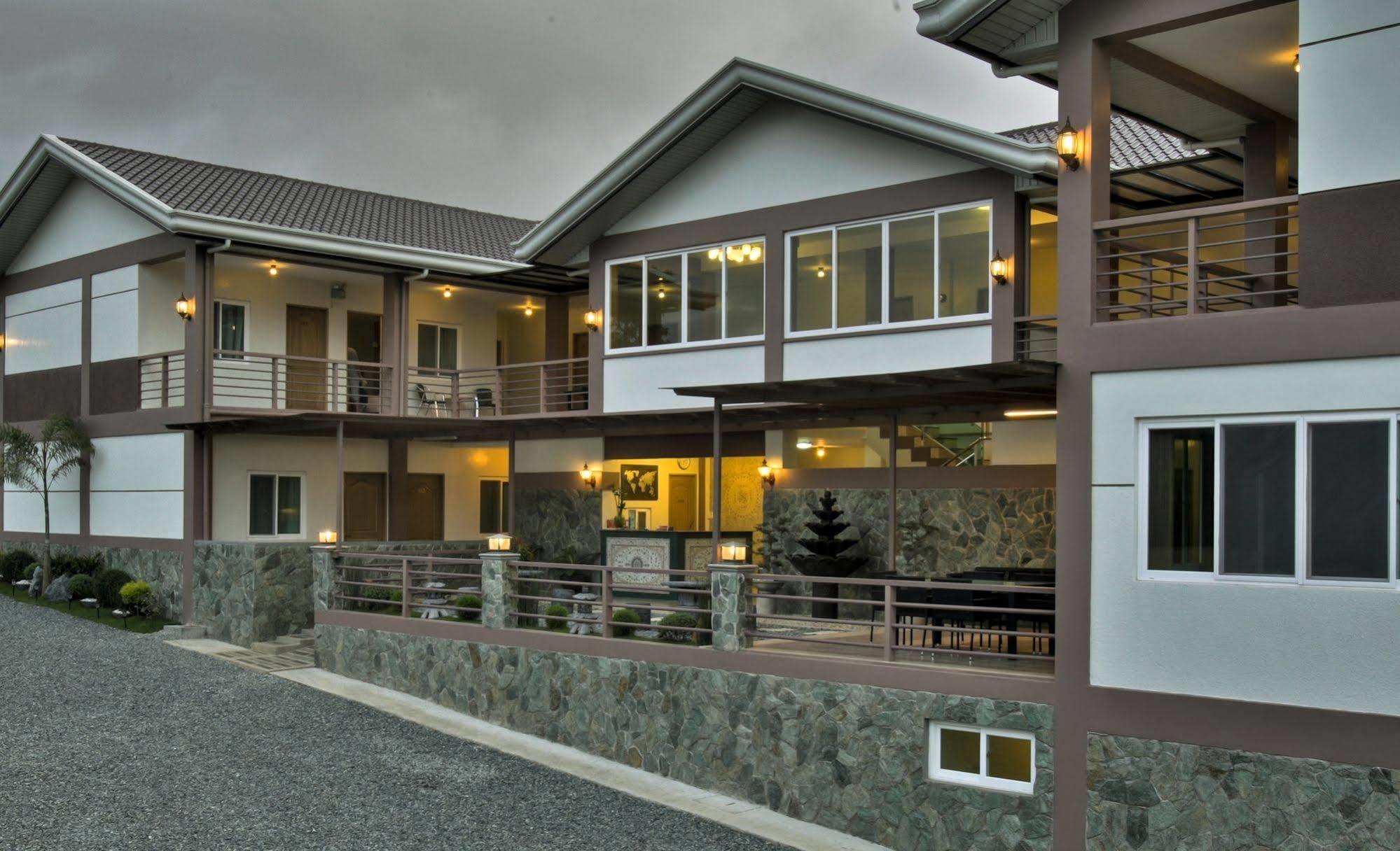 Готель Tagaytay Wingate Manor Tagaytay City Екстер'єр фото